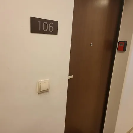 Amber 106 Apartment *